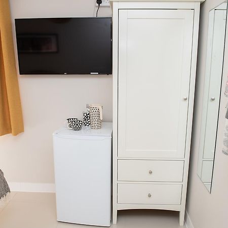 Pinehill Rooms レディング エクステリア 写真